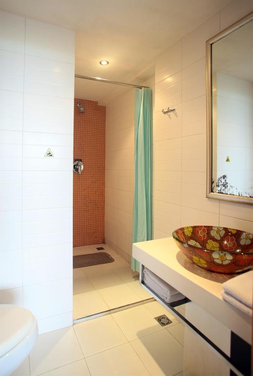 Qingdao Renjia Bussiness Hotel Extérieur photo
